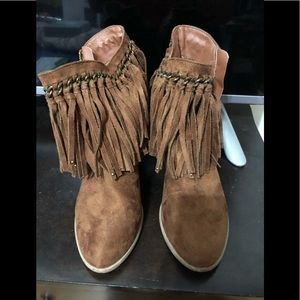 Aadila Not rated Ankle fashion boots Size: 7